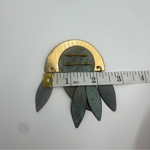 Vintage Modernist Brass & Patina Dangle Brooch – Geometric Statement Pin - Picture 6 of 7